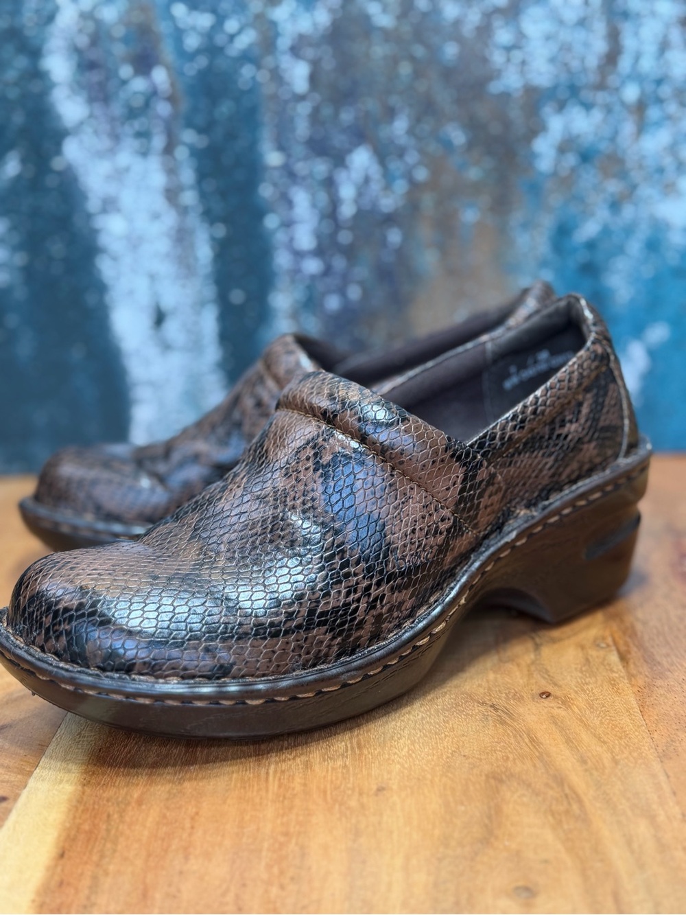 b.o.c. Boho Brown/Black Snakeskin Clogs Size 7 EUC